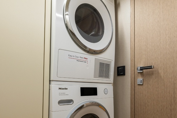 64ft Absolute Yacht For Sale