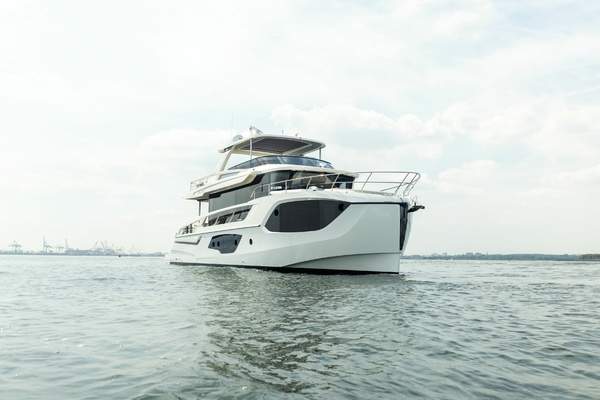 64ft Absolute Yacht For Sale