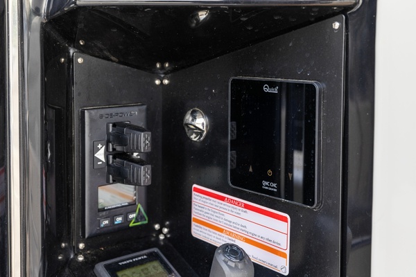 64ft Absolute Yacht For Sale