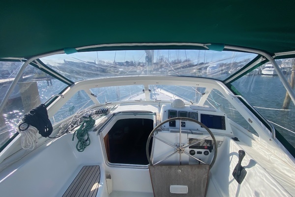 Photo of the 2005 Beneteau 42 CC "Gemini's Escape II"
