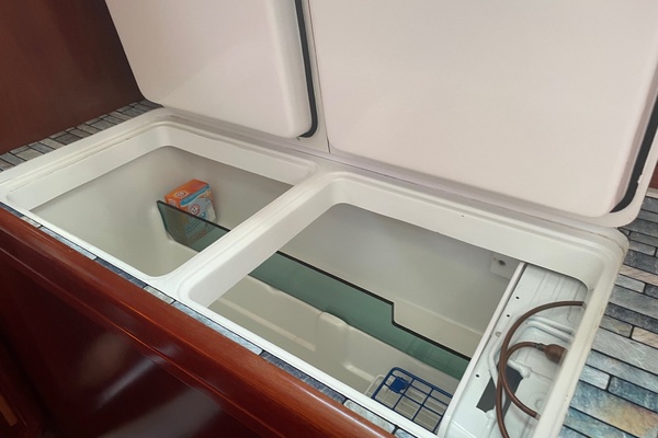 Gemini s Escape II 42ft Beneteau Yacht For Sale