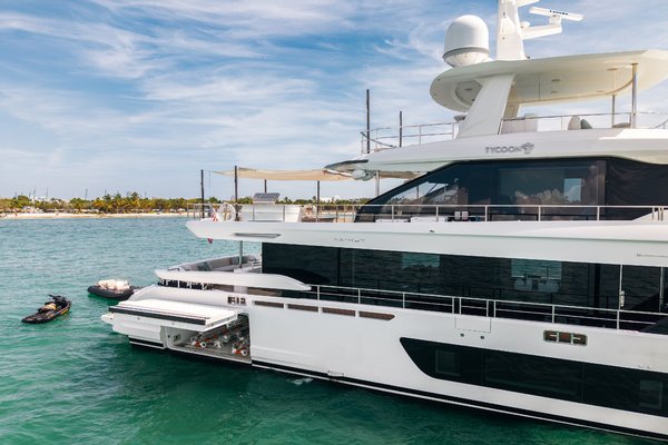 118ft Azimut Yacht For Sale