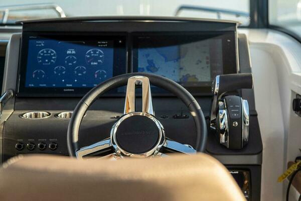 30ft Nimbus Yacht For Sale