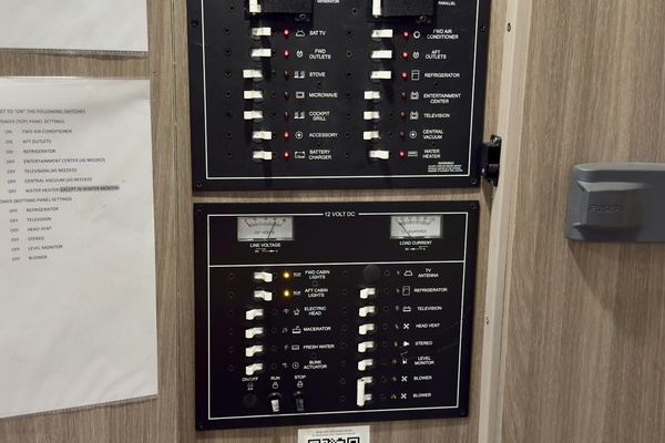 33ft Regal Yacht For Sale