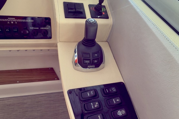 33ft Regal Yacht For Sale