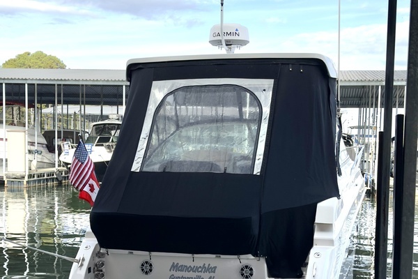 Photo of the 2020 Regal 33 Express