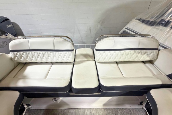 28ft Regal Yacht For Sale