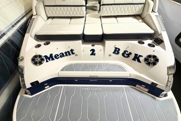 28ft Regal Yacht For Sale