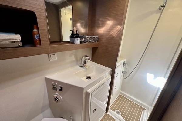 Lagoon 42 Yacht For Sale