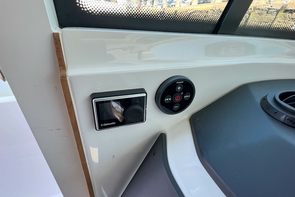 Dasmas 28ft Axopar Yacht For Sale