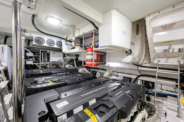 DT78 78ft Azimut Yacht For Sale