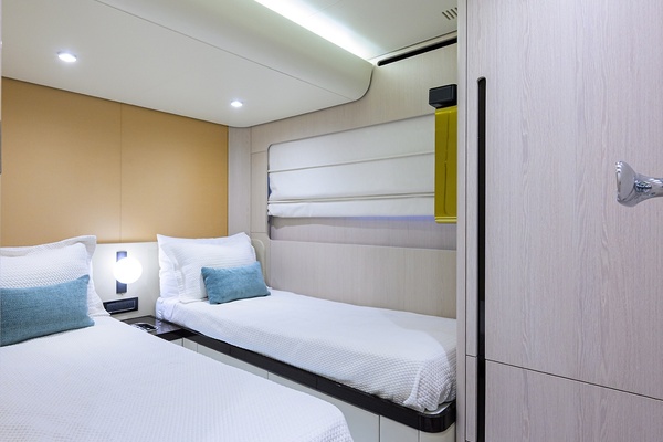 DT78 78ft Azimut Yacht For Sale