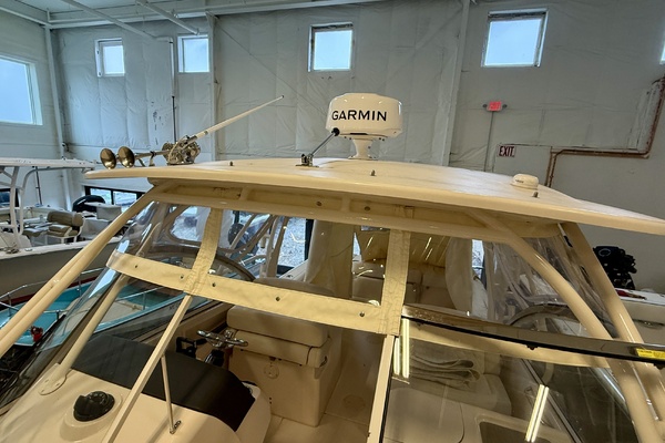 Suits ME 28ft Grady White Yacht For Sale