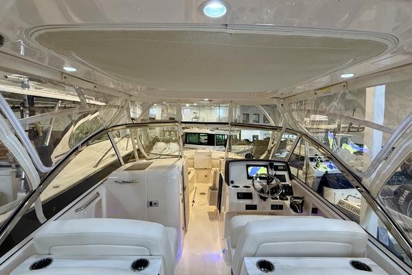 Suits ME 28ft Grady White Yacht For Sale