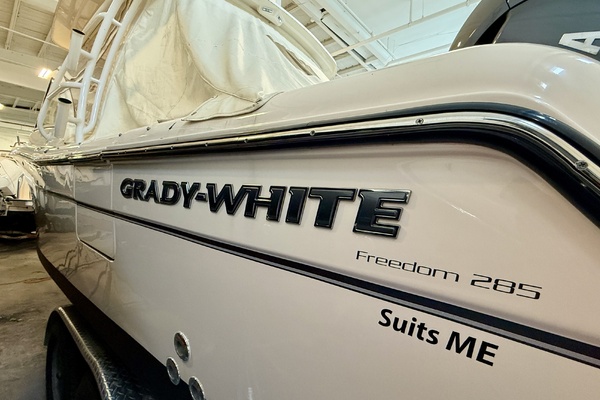 Suits ME 28ft Grady White Yacht For Sale