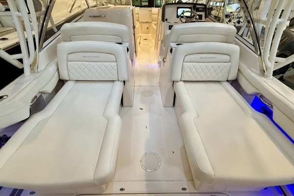 Suits ME 28ft Grady White Yacht For Sale