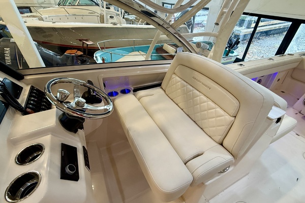 Suits ME 28ft Grady White Yacht For Sale