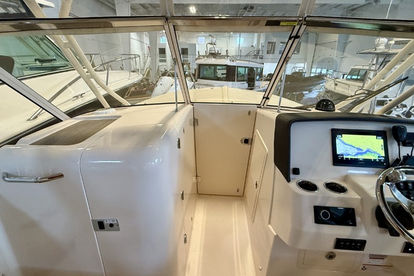 Suits ME 28ft Grady White Yacht For Sale