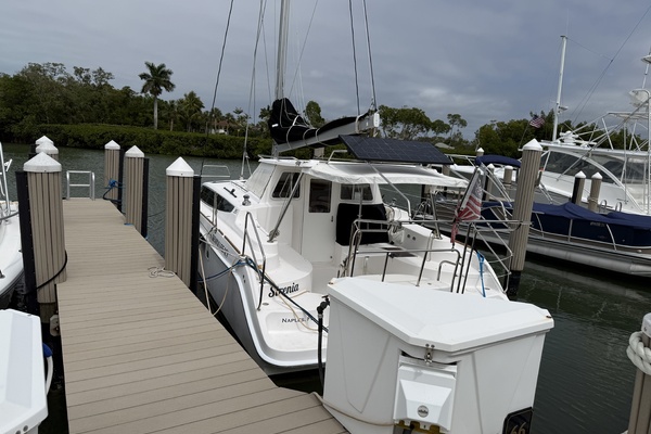 SIRENIA  35ft Gemini Yacht For Sale