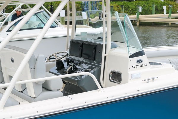 ANAM CARA 31ft Pursuit Yacht For Sale