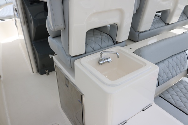 ANAM CARA 31ft Pursuit Yacht For Sale