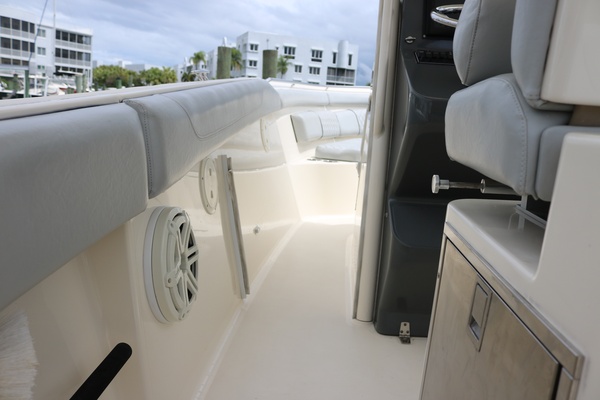 ANAM CARA 31ft Pursuit Yacht For Sale