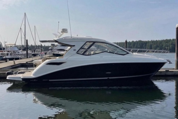 2019 Sea Ray Sundancer 350 Coupe