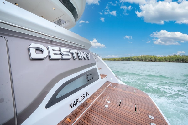 2023 Azimut 53