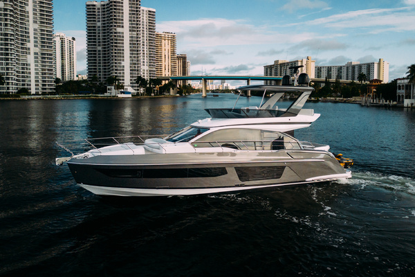 2023 Azimut 53