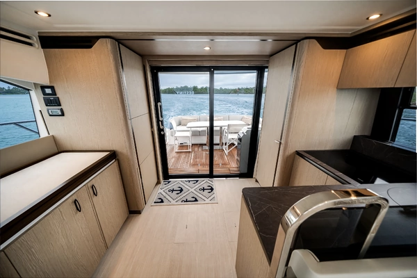 2023 Azimut 53