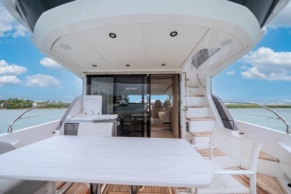 2023 Azimut 53