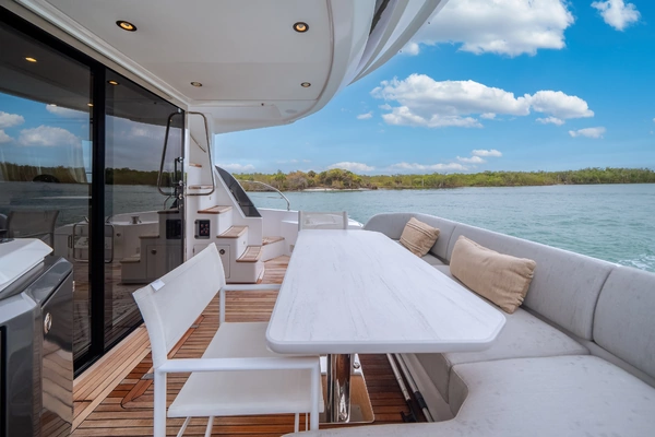 2023 Azimut 53