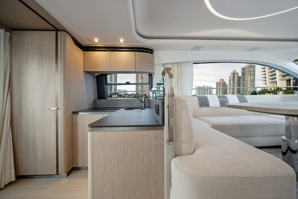 2023 Azimut 53
