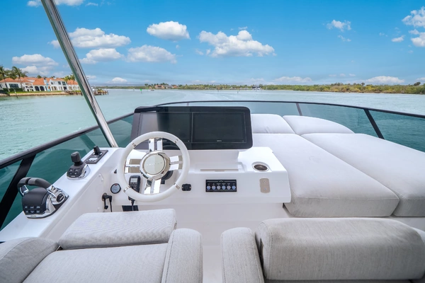 2023 Azimut 53