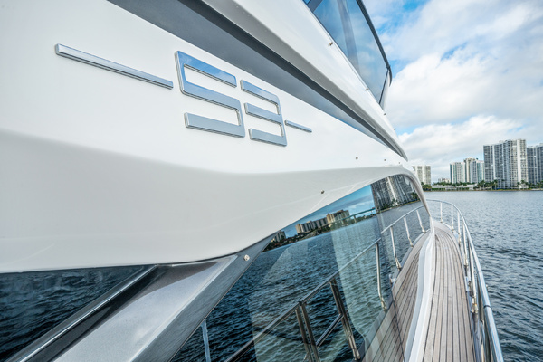 53ft Azimut Yacht For Sale