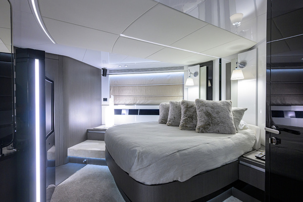 70ft Azimut Yacht For Sale