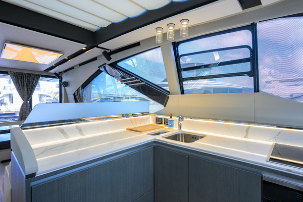 2019 Azimut 70
