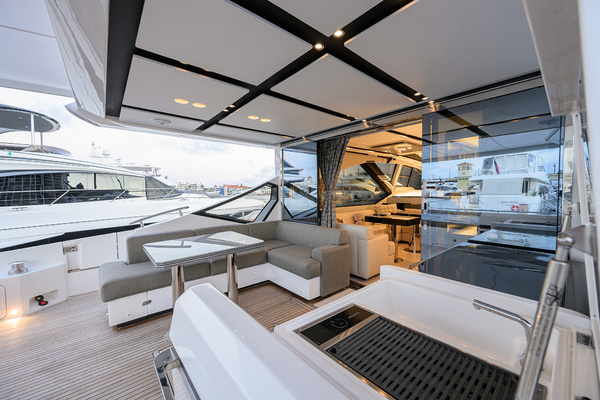 2019 Azimut 70