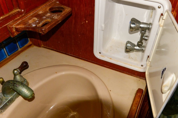 Head shower controls