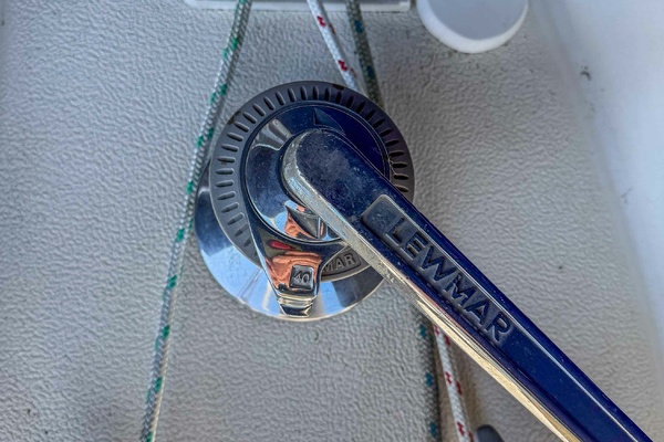 Winch handle secondary 