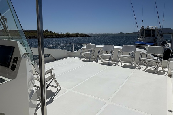 Flybridge Forward Deck 1