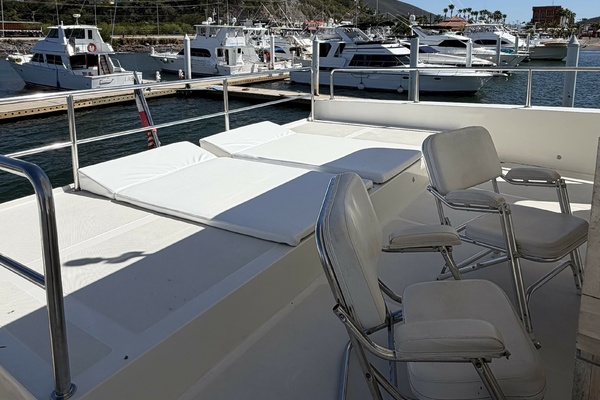Flybridge Sun Lounge