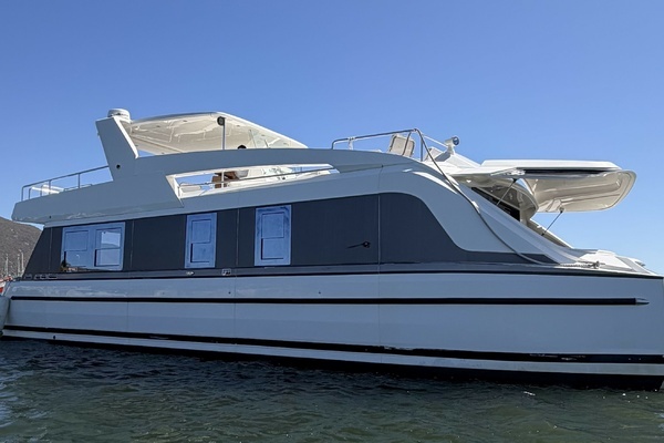 Overblue 54 Yacht For Sale