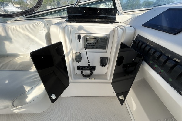 1999 Bayliner 47