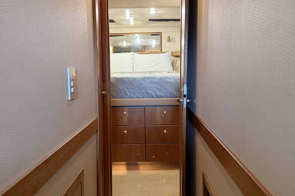 Never Satisfied 47ft Bayliner Yacht For Sale