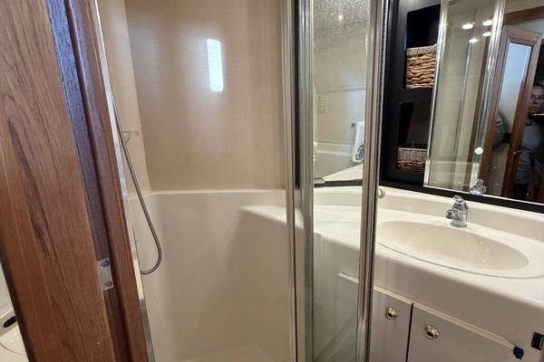 Never Satisfied 47ft Bayliner Yacht For Sale