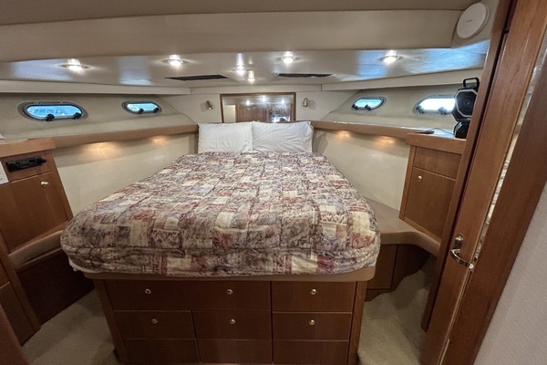 1999 Bayliner 47
