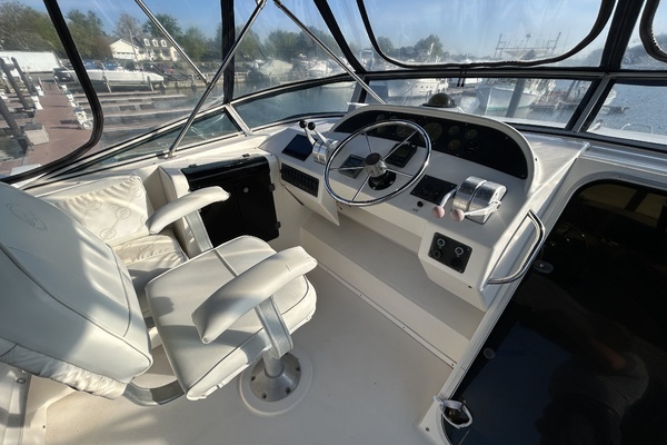 1999 Bayliner 47