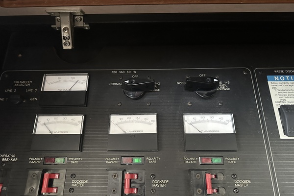 Never Satisfied 47ft Bayliner Yacht For Sale