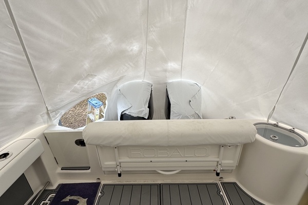 2018 Robalo 30